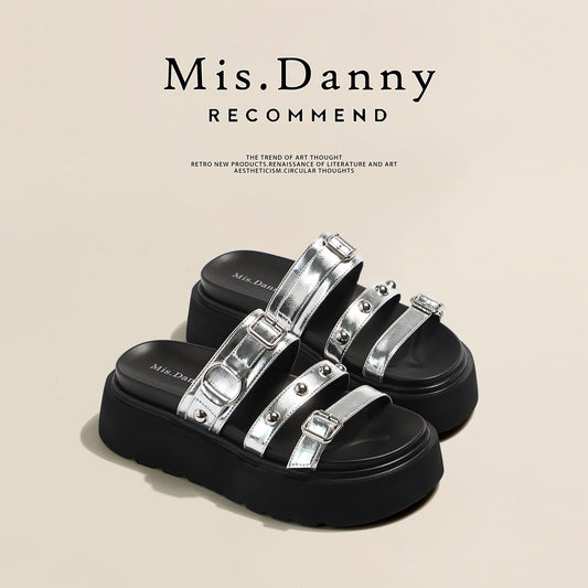 Studded Platform Height-Increasing Sandals NA8717