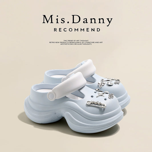 Closed-Toe Hollow Platform Shoes NA8681