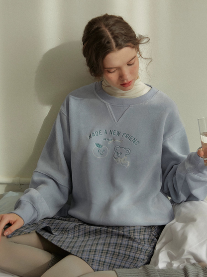 Bear and Apple Fleece Embroidered Sweatshirt NA1514