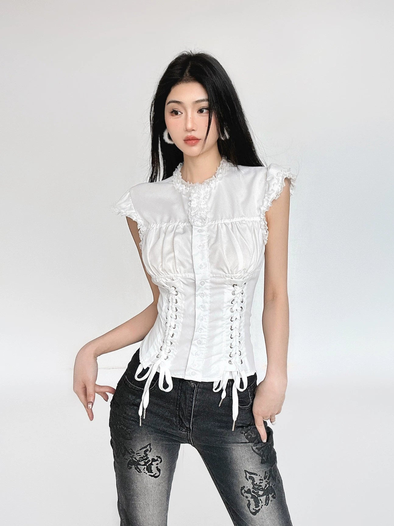 Slim Fit Lace Sleeveless Shirt NA4466