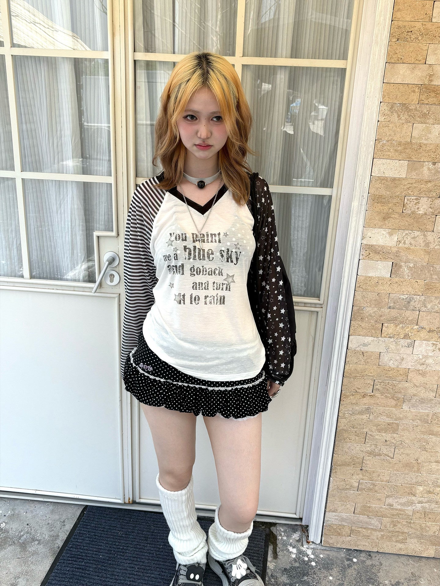 Star Contrast V-Neck Long Sleeve T-Shirt NA9273