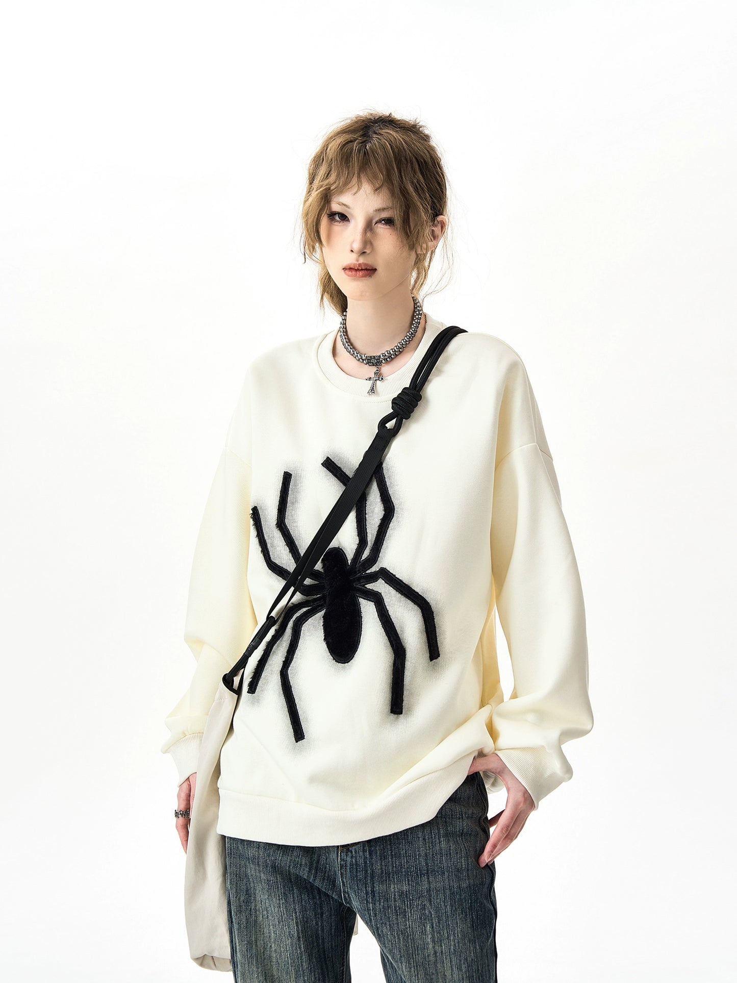 Spider Embroidery Round Neck Sweatshirt NA2960