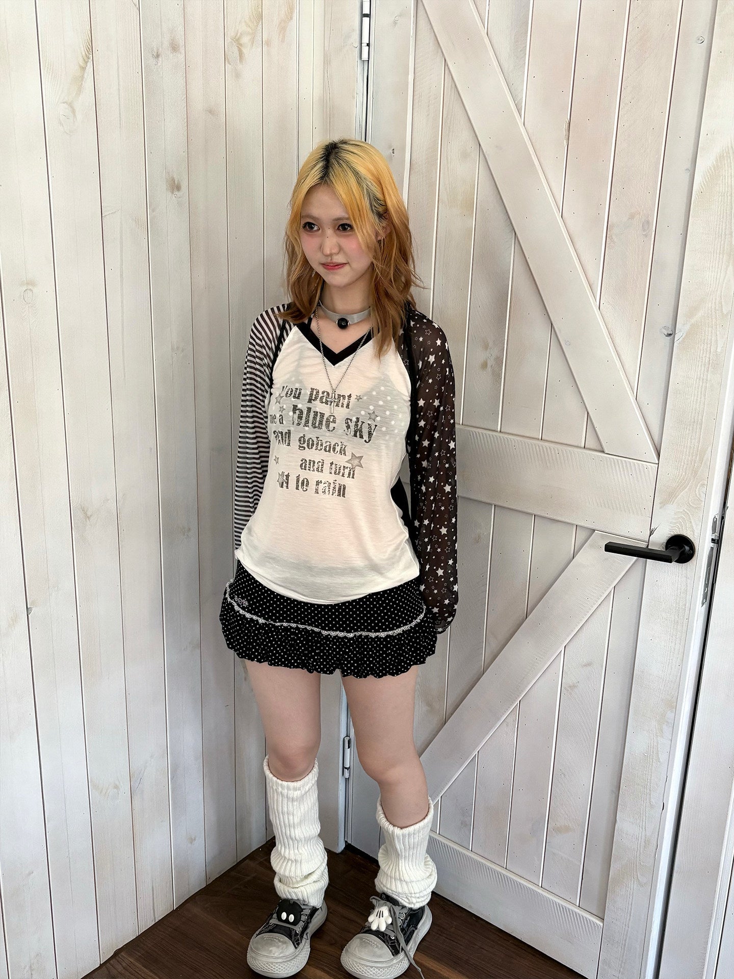 Star Contrast V-Neck Long Sleeve T-Shirt NA9273