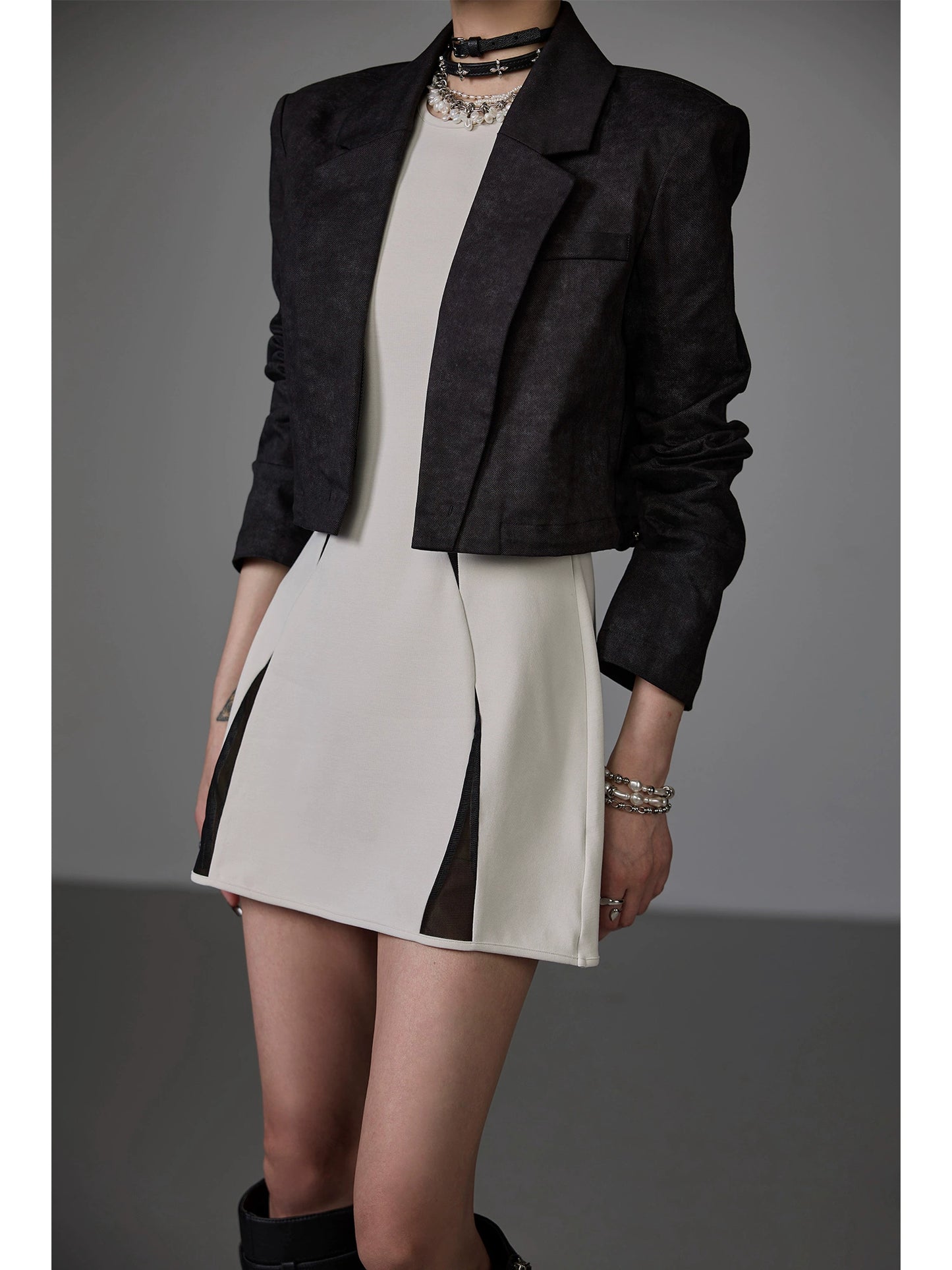 Cropped Shoulder Padded Jacket NA4261