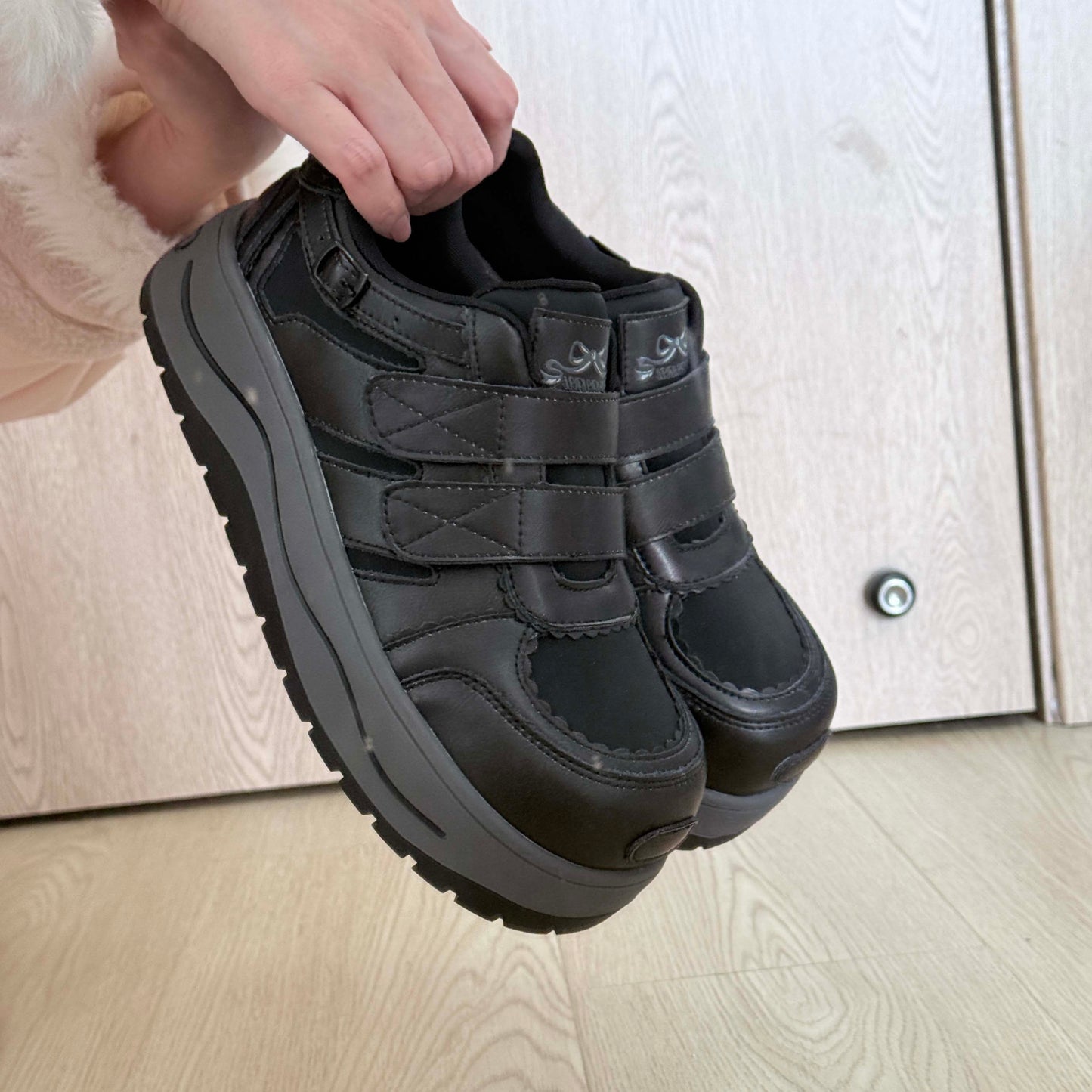 Sweet Lace Thick Sole Sneakers NA8472