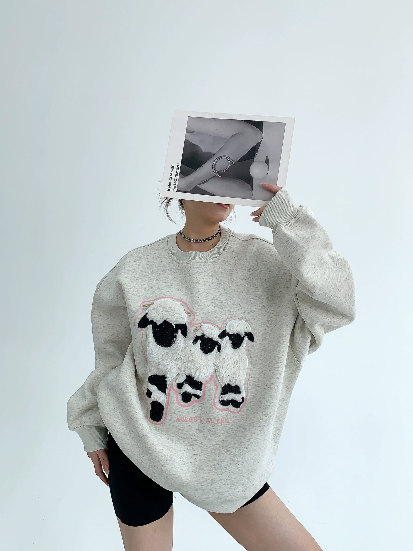 Sheep Patch Oversize Round Neck Sweatshirt NA2796