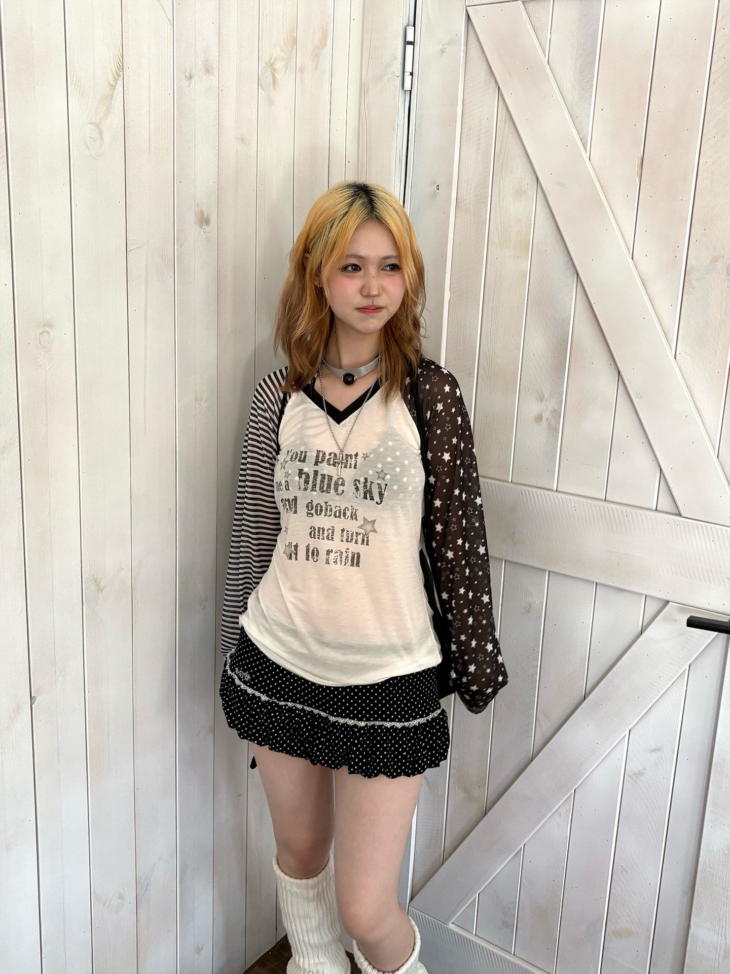 Star Contrast V-Neck Long Sleeve T-Shirt NA9273