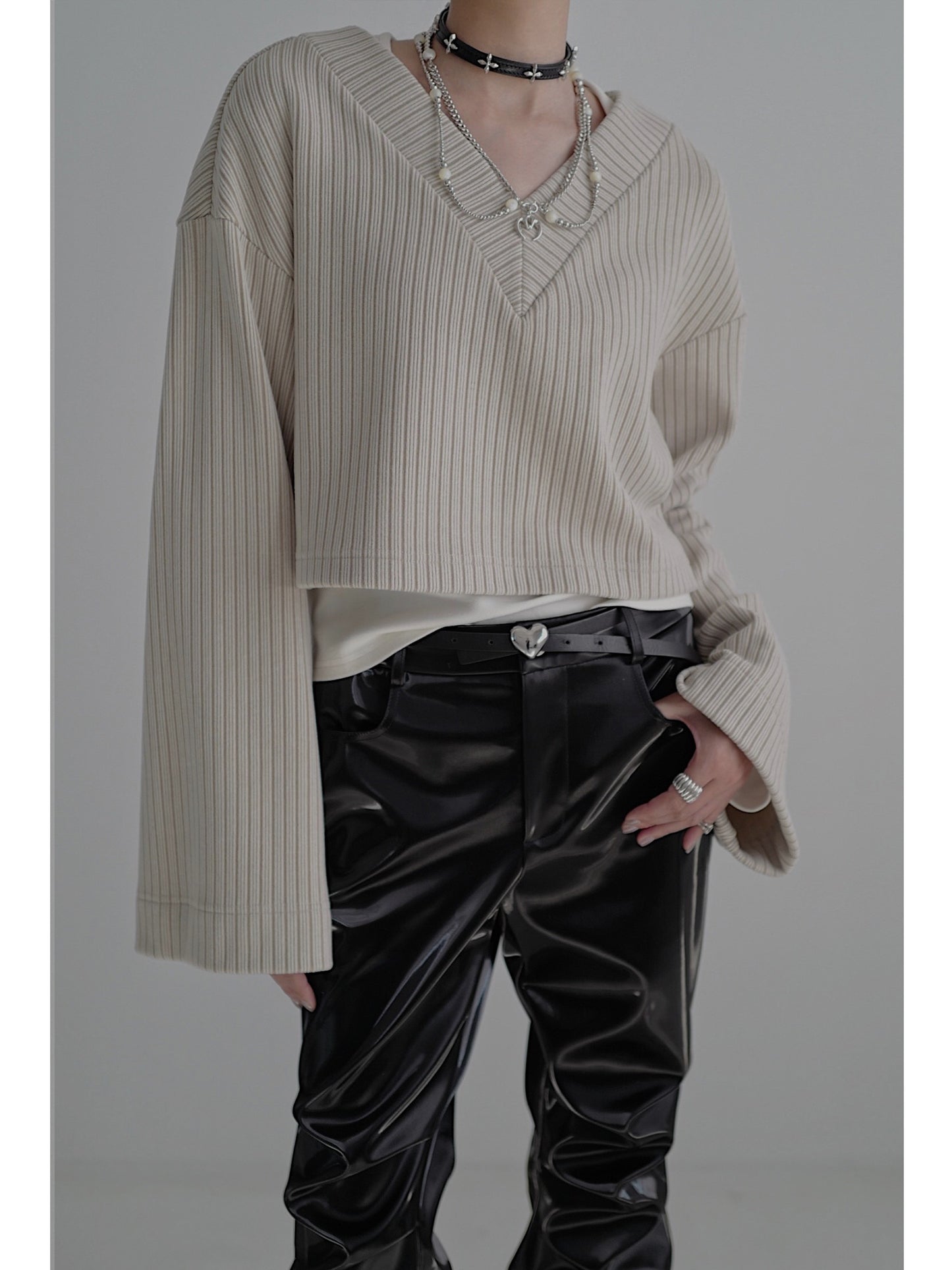 Cropped V-neck Knit Sweater NA4202