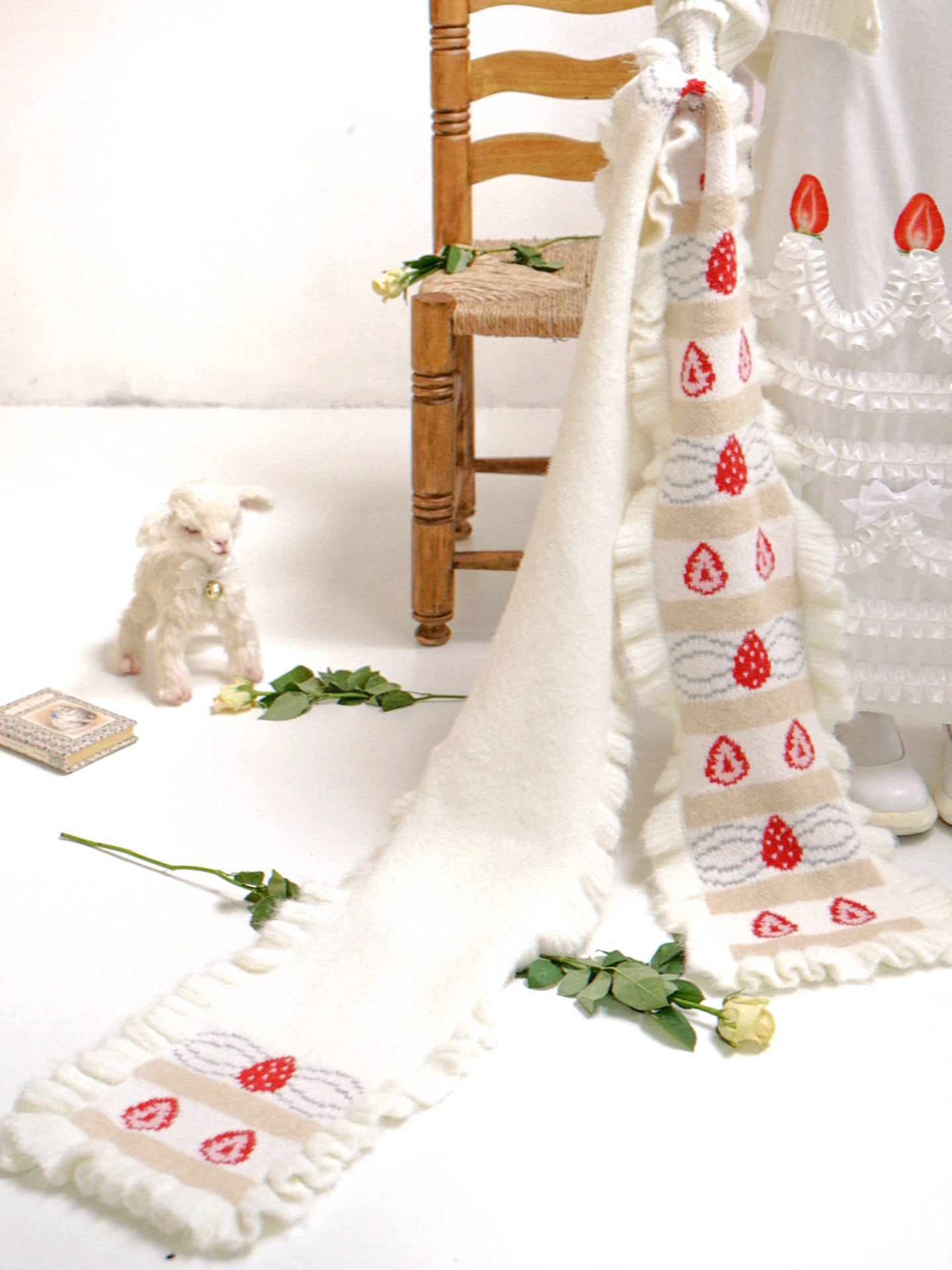 Strawberry Cake Jacquard Scarf NA8297