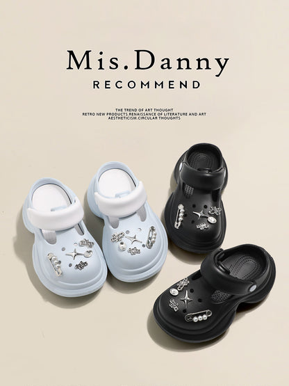 Closed-Toe Hollow Platform Shoes NA8681