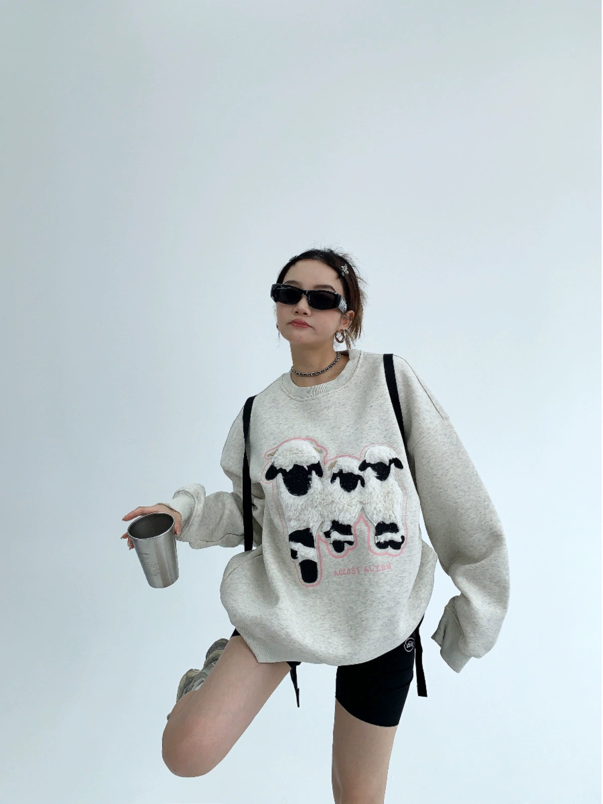 Sheep Patch Oversize Round Neck Sweatshirt NA2796