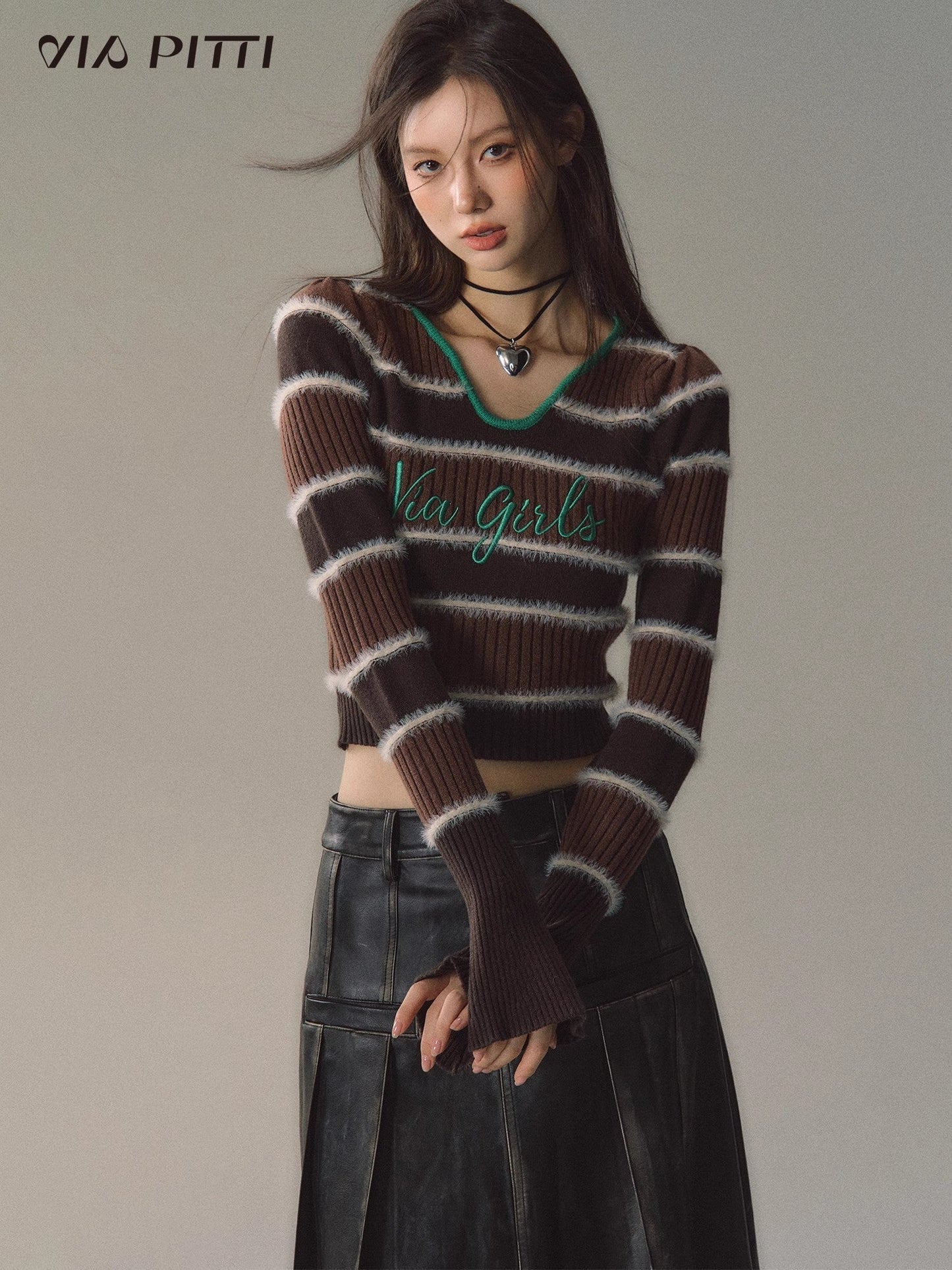 Slim Fit V-neck Striped Knit Sweater NA4765