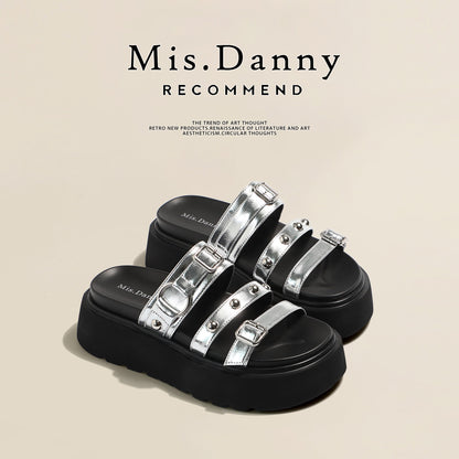 Studded Platform Height-Increasing Sandals NA8717