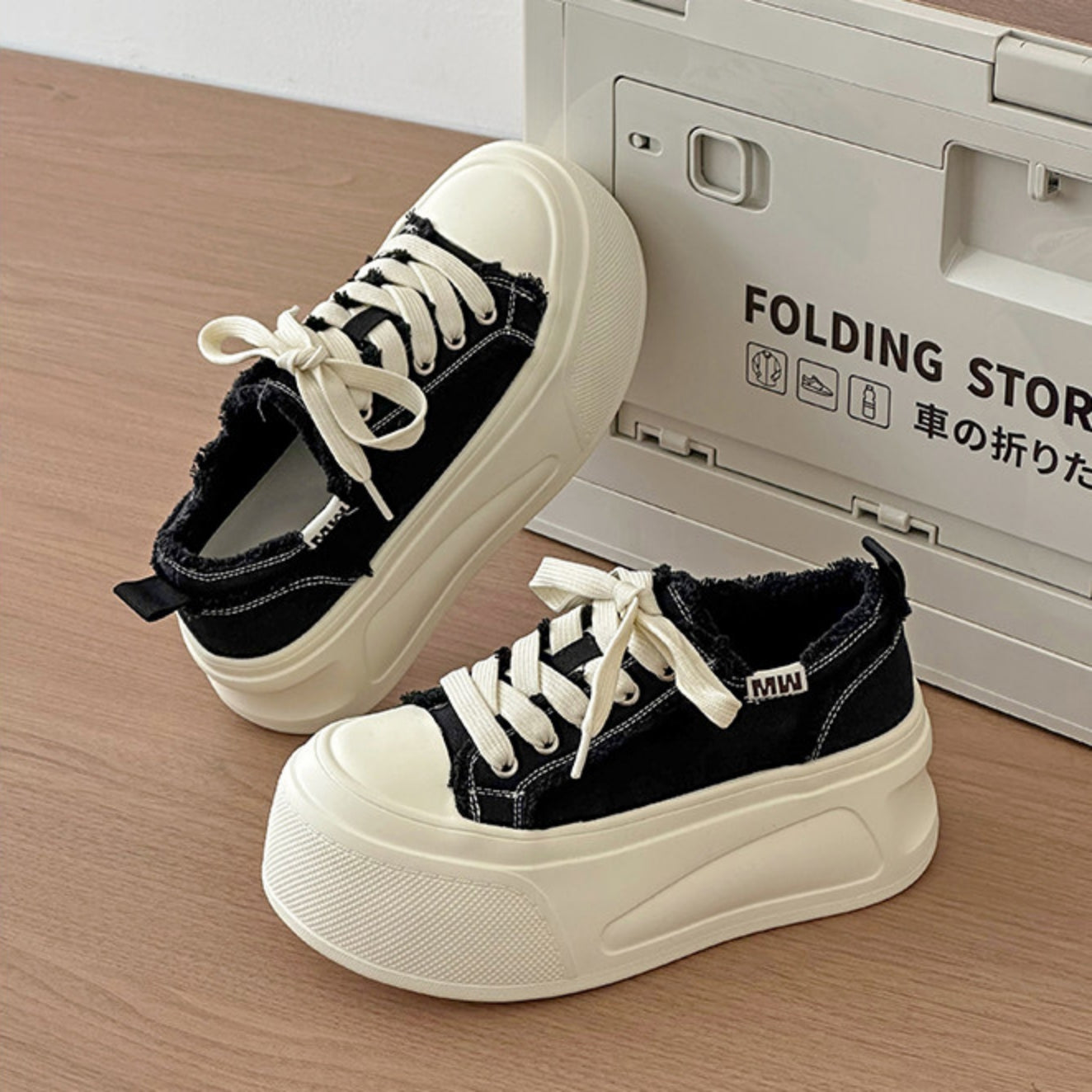 Canvas Platform Sneakers NA8668