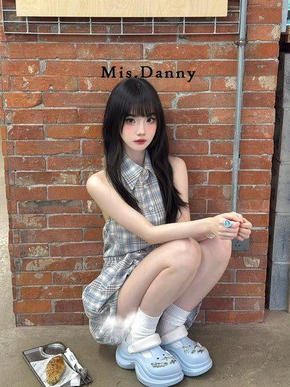 Closed-Toe Hollow Platform Shoes NA8681