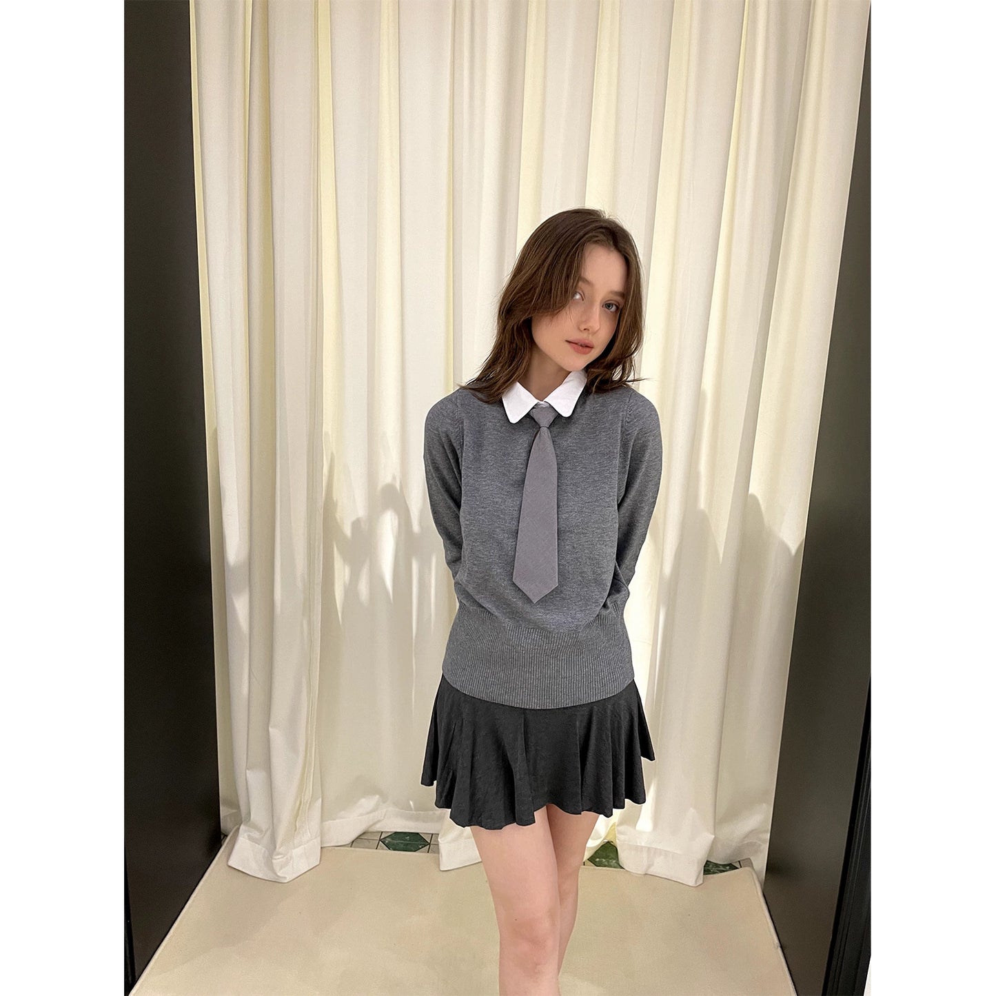 Collar Knit Sweater & Pleats Short Skirt Setup