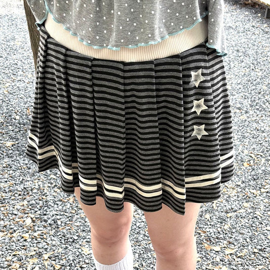 Star Print Pleated Striped Short Skirt NA9276