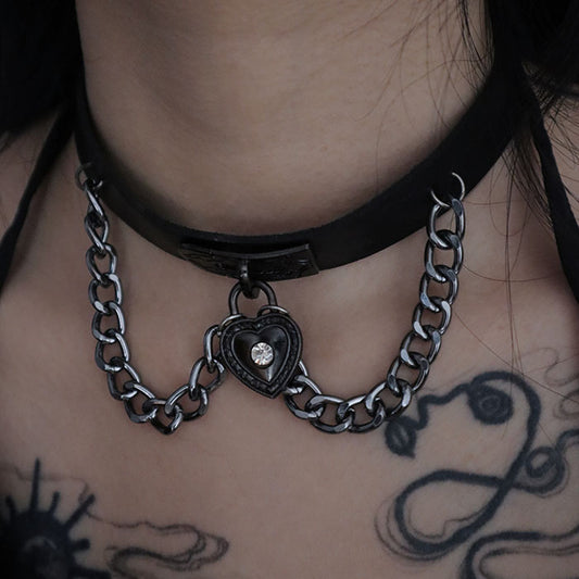 Dark Punk Heart Metal Hardware Leather Necklace NA7699