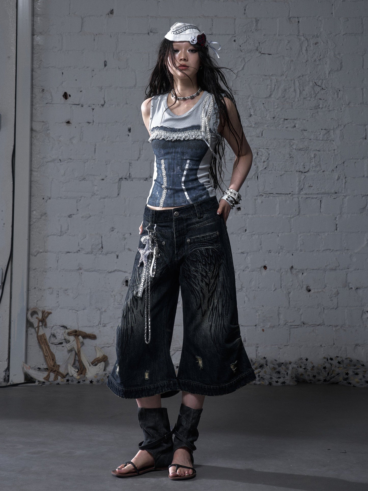 Embroidery Wing Washed Wide Leg Denim Half Jeans NA8970