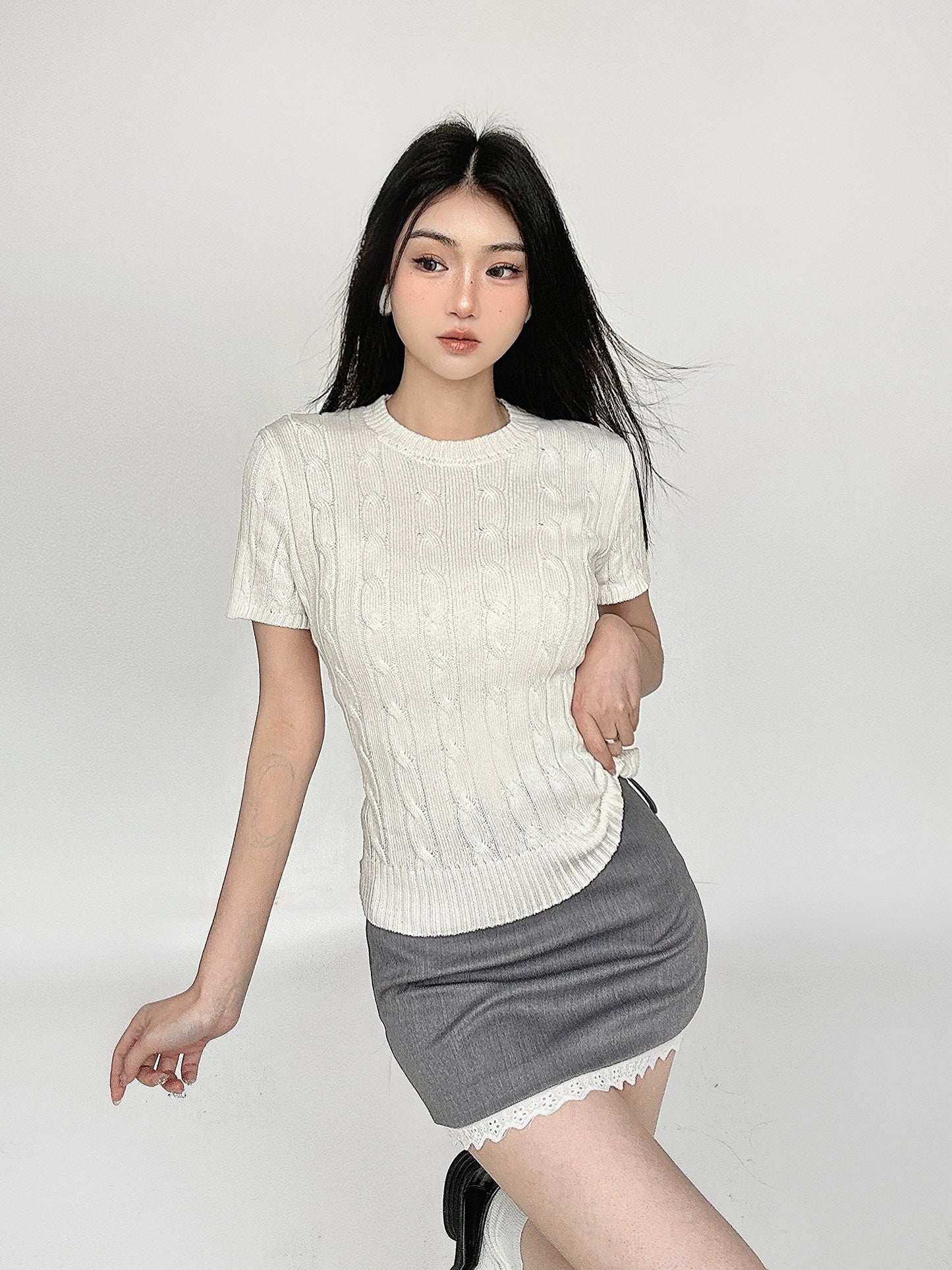 Round Neck Twists Short Sleeve Knit Sweater NA4545